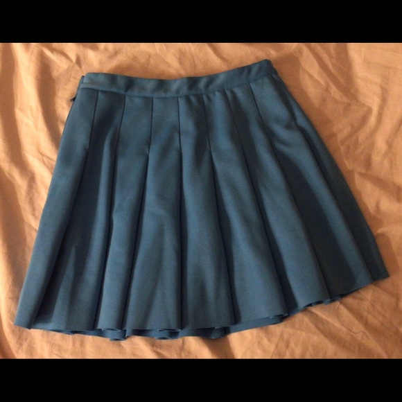 CUTE!!!!!! Mini pleated skirt - Picture 2 of 2